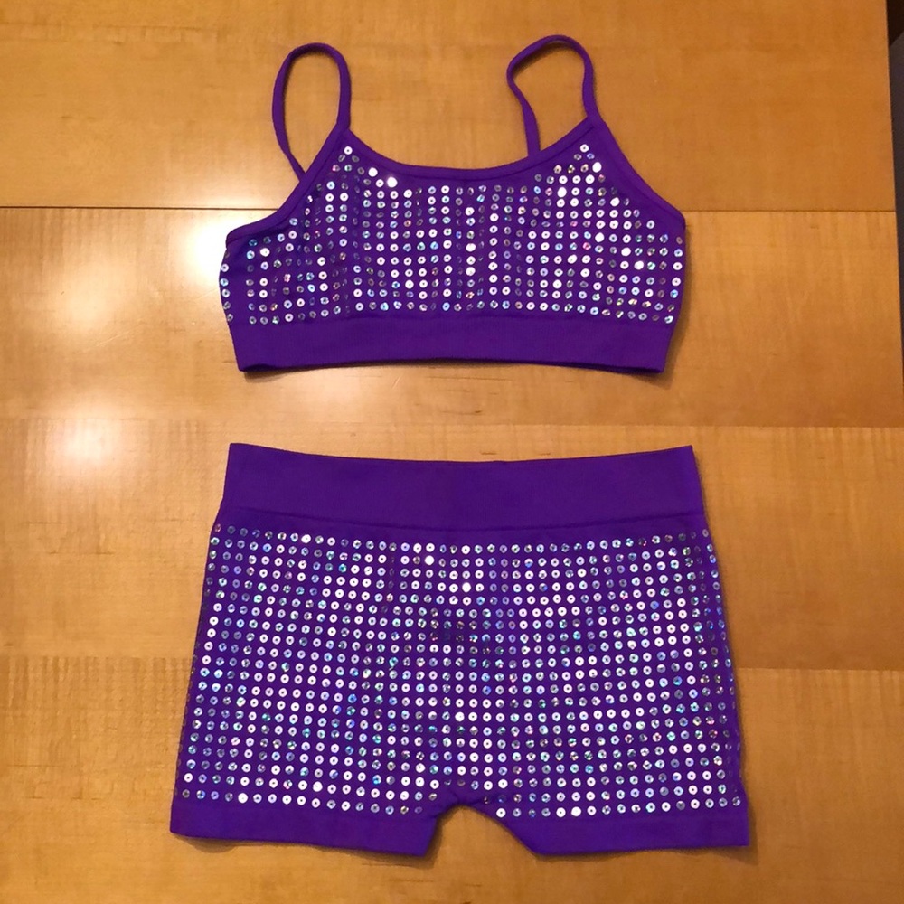 Girl’s dance top & bottom, great condition